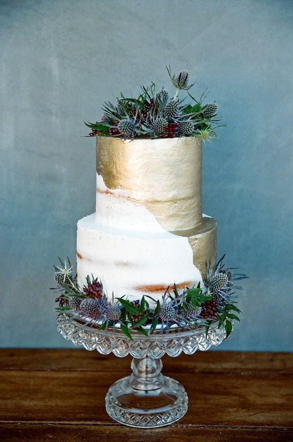 Hochzeit - 24 Semi Naked Wedding Cakes With Pretty Details