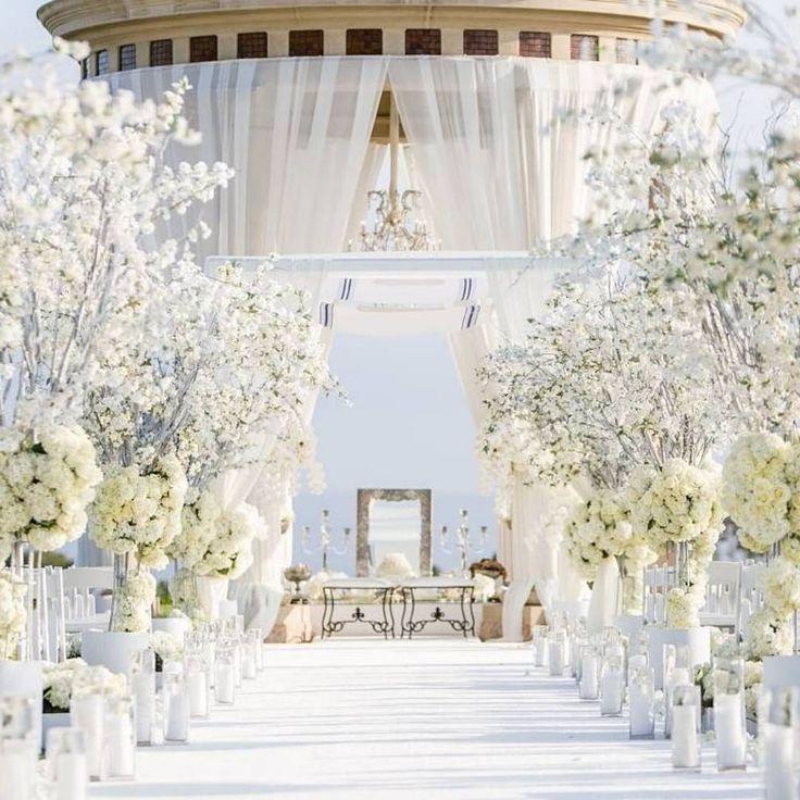 Свадьба - Belle The Magazine On Instagram: “A Walk Down The Aisle with A Breath Taking Ocean View that No One Would Be Sure To forget!  Via: @Internationaleventco 