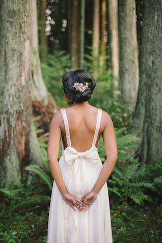 Hochzeit - Forest And Fern – Evergreen And Gold Bridal Session