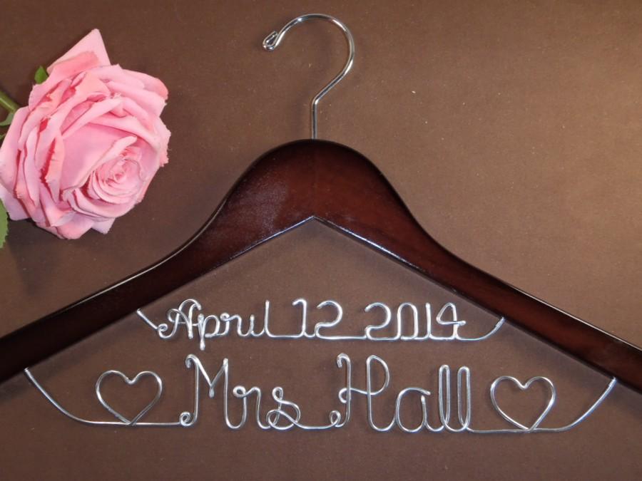 Hochzeit - Bridal Hanger with Date & Hearts for your wedding, Personalized custom bridal hanger, brides hanger, Bridal Hanger, Wedding hanger, Bridal