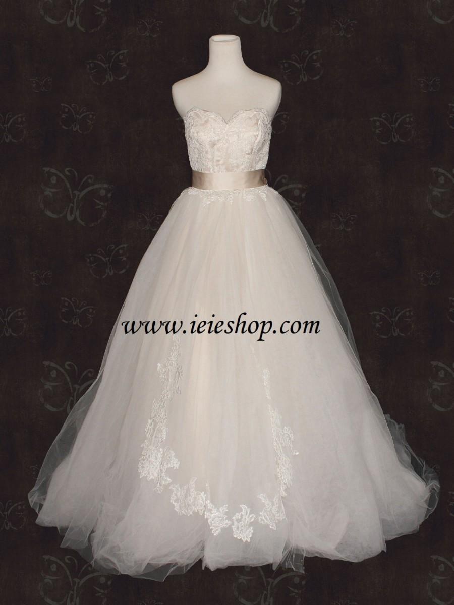 زفاف - Timeless Victorian Princess Strapless Champagne Lace Ball Gown Wedding Gown