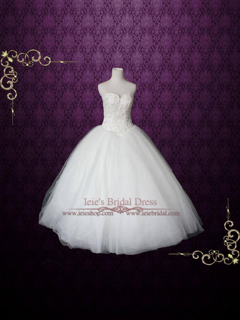 Свадьба - Fairy Tale Big Tulle Ball Gown Wedding Dress with Lace Bodice 