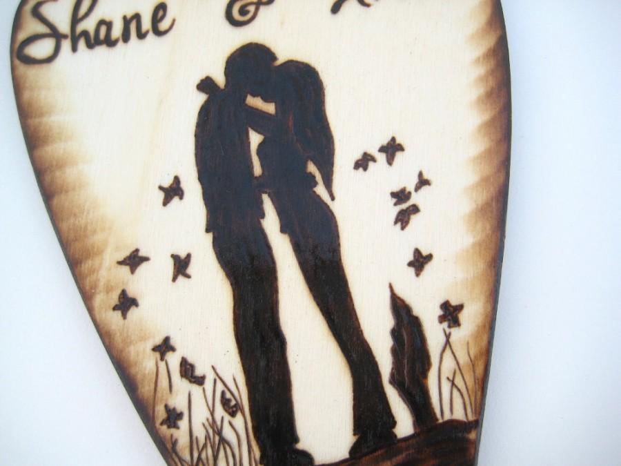 Hochzeit - Rustic Wedding Cake Topper, Silhouette Couple with Butterflies on Country Wood Heart, Customized Engagement, Anniversary Pyrography