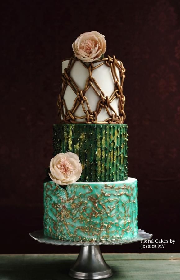 Hochzeit - VINTAGE MACRAMES WEDDING CAKE