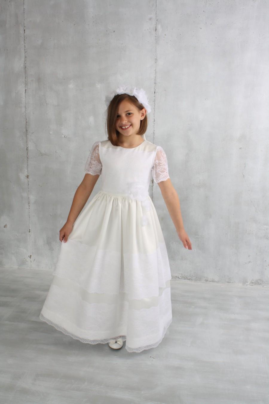 Hochzeit - Flower Girl Dress Wreath Headpiece First Communion Dress and Floral Crown White Junior Bridesmaid Gown, Satin Lace Short Sleeve Girls Size 8