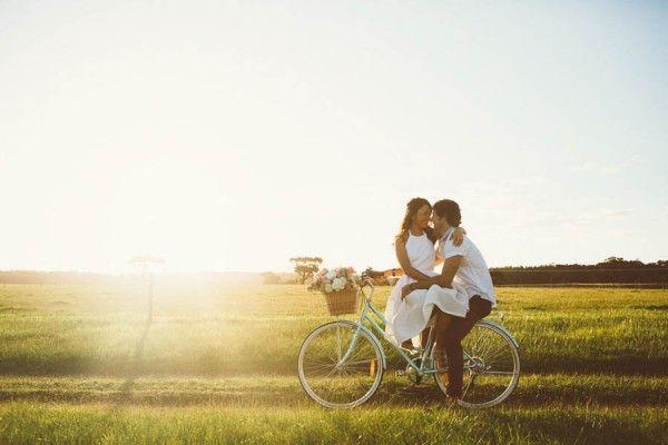 Hochzeit - Adorable Perth Engagement Photos In The Countryside