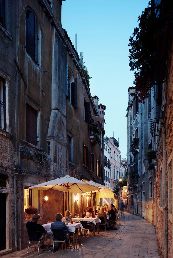Mariage - Off The Beaten Track In Venice