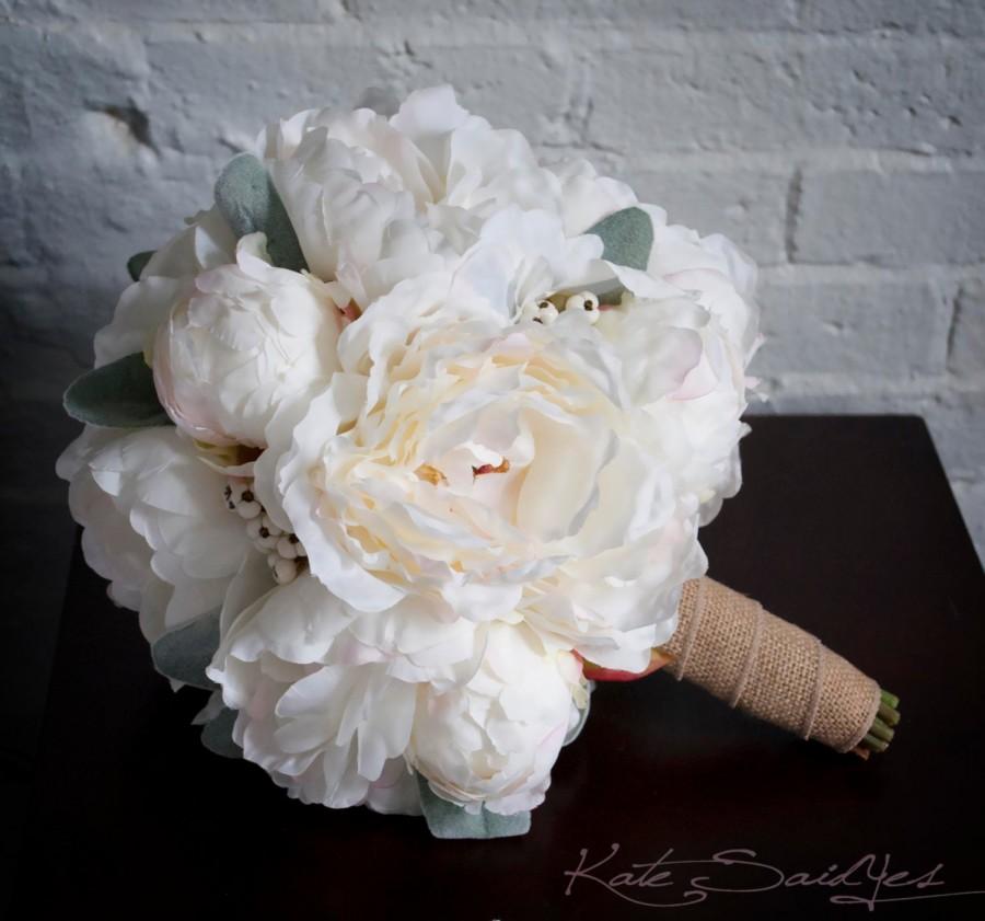 زفاف - Ivory Peony Burlap Wedding Bouquet - Peony Wedding Bouquet with Lamb's Ear and Berries