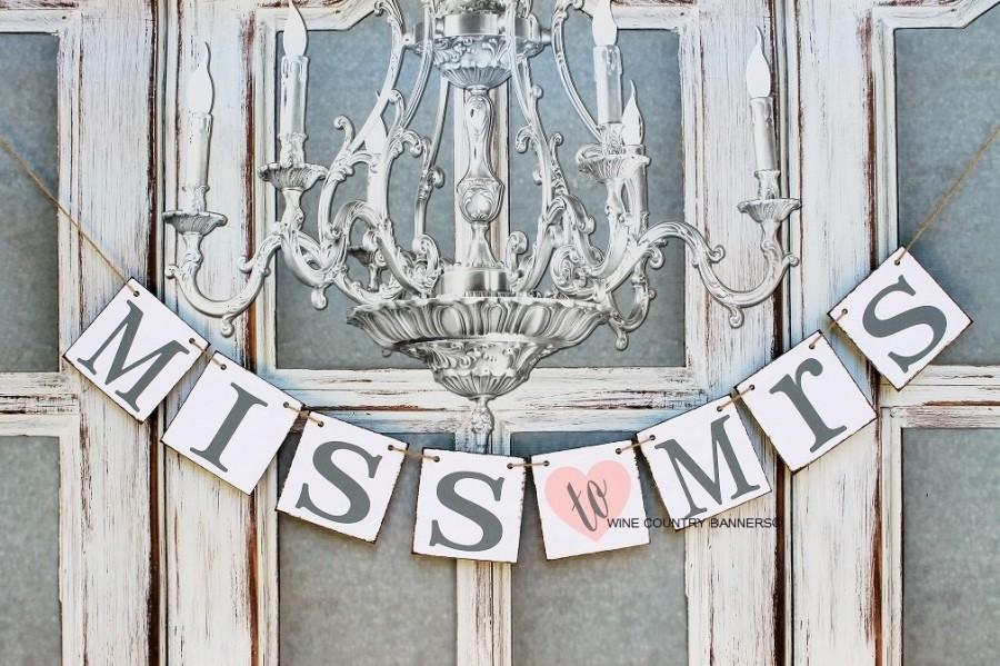 Hochzeit - MISS to MRS Signs-Wedding shower Banners-Bride to be signs-Bridal shower signs-Garland-Bachelorette Party rUSTIC sIGNS-Photo props