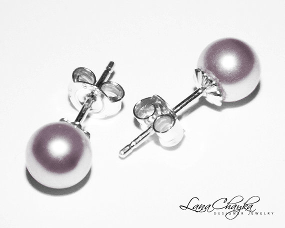 زفاف - Lavender Pearl Stud Earring Swarovski 6mm Pearl 925 Sterling Silver Pearl Studs Small Light Violet Pearl Earrings Flower Girl Pearl Earrings