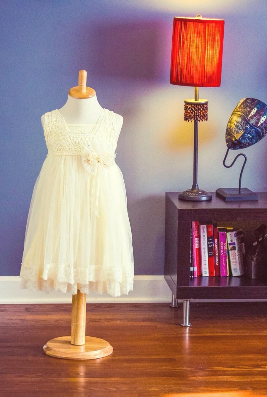 Hochzeit - Beautiful Vintage Lace Dress Flower Girl Dress Party Dress Girl Dress in Ivory Creme