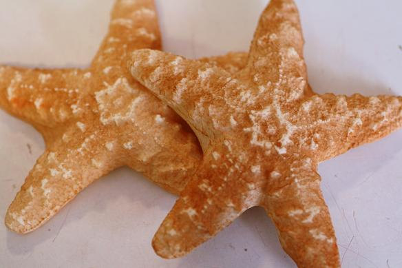 Hochzeit - Six edible gumpaste Starfish, white or colored,  for cake decorating edible starfish, sugar seashells, edible seashells