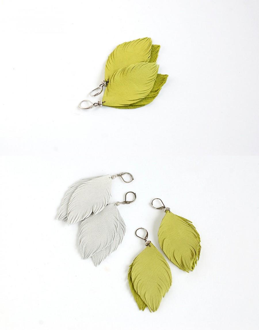 زفاف - Leather feather earrings in lemon yellow  and suede leather earrings in light grey. Set of two