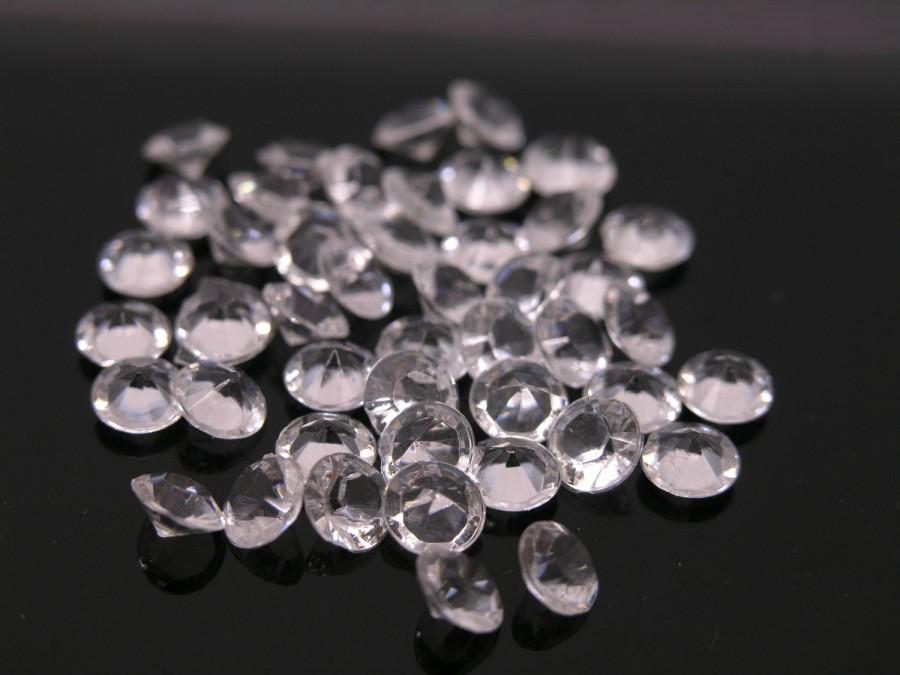 Hochzeit - 10,000pcs 4.5mm Acrylic Clear Diamond Confetti Wedding Reception Table Scatter Decoration