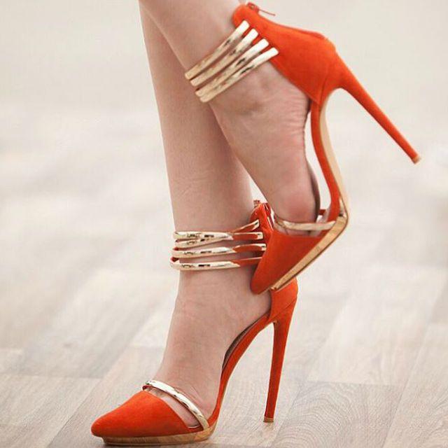 زفاف - Gold Accent Pointed Toe Heels