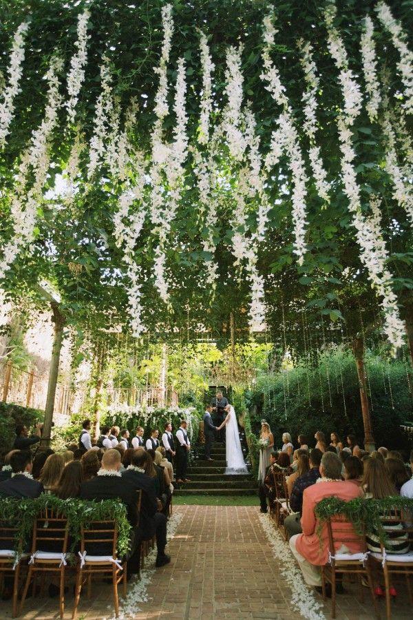 Свадьба - This Haiku Mill Wedding In Maui Is The Definition Of Enchanting