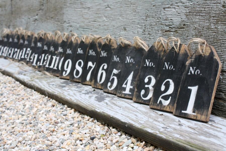 Свадьба - FREE SHIP Set of 15 Distressed Rustic Large Wood Wedding Table Numbers Basket Tags Sign