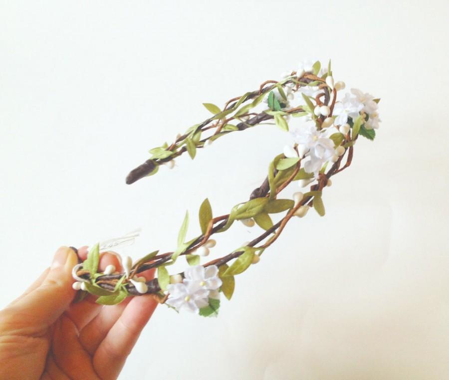 زفاف - White Flower Crown, bridal floral crown, flower hair wreath, flower circlet, wedding hair accessories, woodland wedding, flower headband