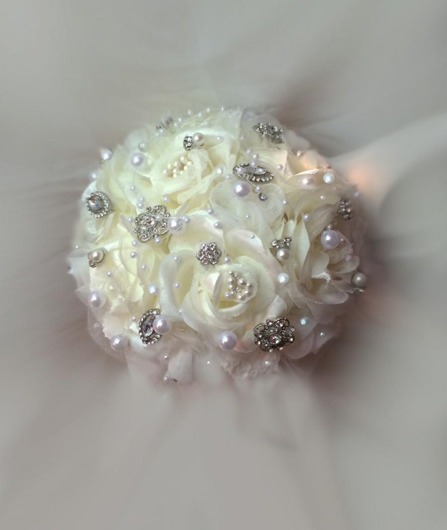 زفاف - Bridesmaids Brooch Bouquet and Boutonniere Set - White or Ivory - Ready to Ship - Available in any color ribbon trim