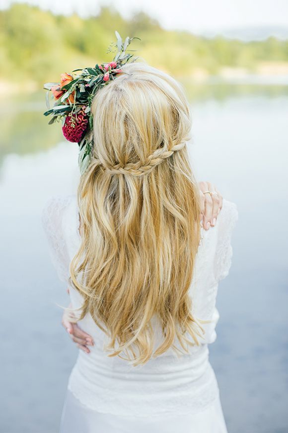 Hochzeit - 40 Inspiring Boho Bridal Hair Ideas
