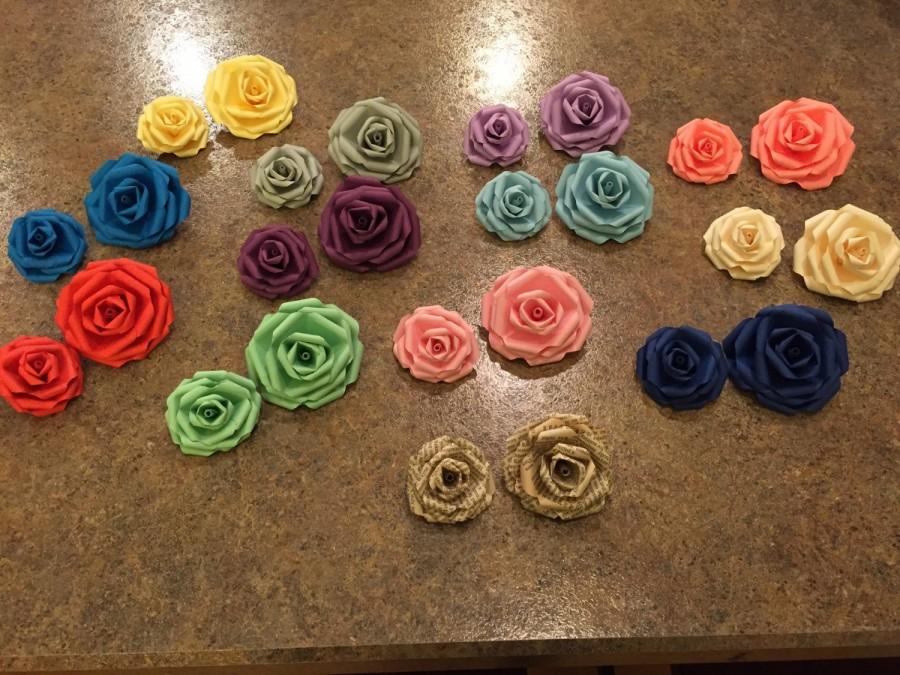 Mariage - A {Set of 12} Colored paper roses, paper roses, paper flowers, wedding flowers, book page flowers, Valentine's Day, gift, birthday
