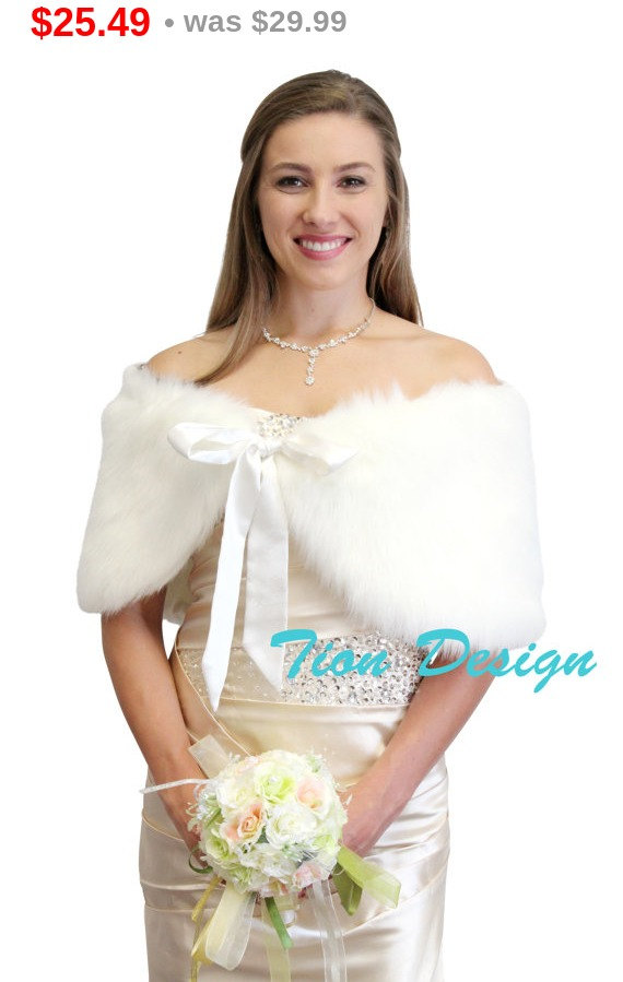 Mariage - Mother day Sale Bridal Faux Fur Shawl For Brides Ivory, bridal wraps and shawls, bridal stole, faux fur wrap, faux fur stole, faux fur sh...