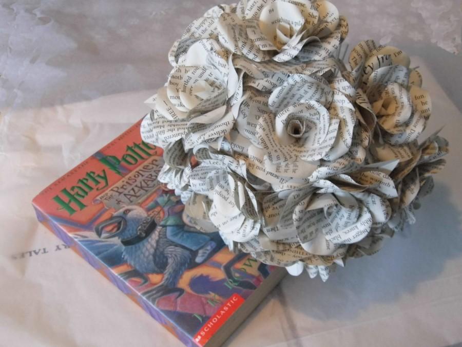 زفاف - 12 x Harry Potter Book Page Paper Flower Roses - handmade flowers - Dozen paper roses