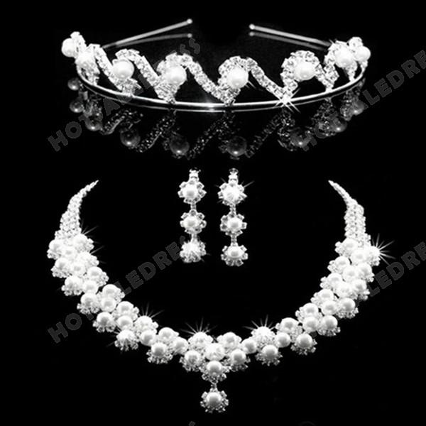 Mariage - Wedding/Party/Bride Luxury Rhinestone/Alloy/Imitation Pearl Crown Necklaces Earrings Three Suits
