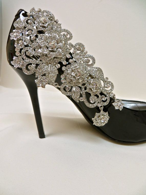 Свадьба - Rhinestone Shoe Clips, Bridal Shoes, Shoe Accessory, Formal Shoes, Gown Accessory,Bridal Applique, Bridal Party, Prom