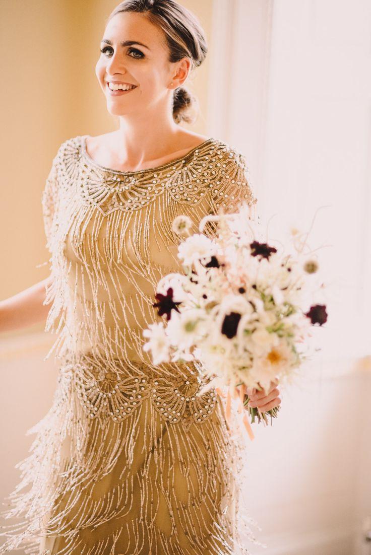 Mariage - Stylish, Luxe Bridal Shoot With Elegant Tones Of Gold, Nude & Marsala!