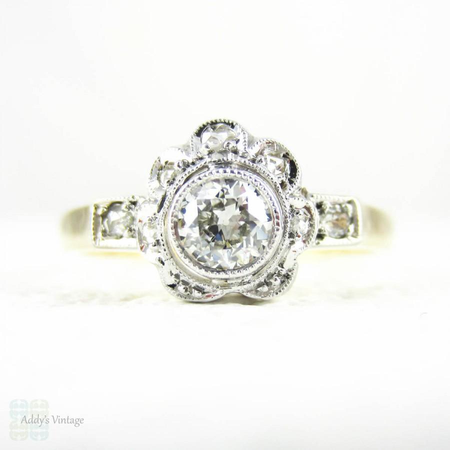 زفاف - Old Cut Diamond Engagement Ring, Daisy Flower Shape Old European with Rose Cut Diamond Halo Ring. Circa 1920s, 14 Carat & Platinum.