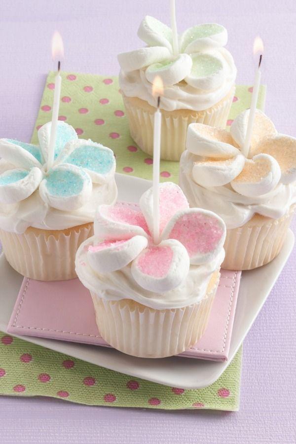 Свадьба - Happy Birthday Marshmallow Cupcakes
