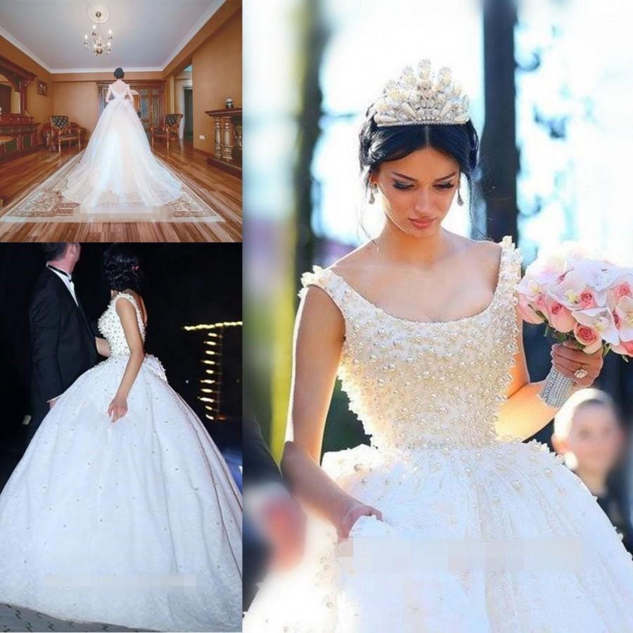 Mariage - New Design 2016 Full Lace Wedding Dresses Ball Scoop Pearls Backless Chapel Train Arbic Tulle Custom Made Princess Bridal Gowns Cheap Online with $123.72/Piece on Hjklp88's Store 