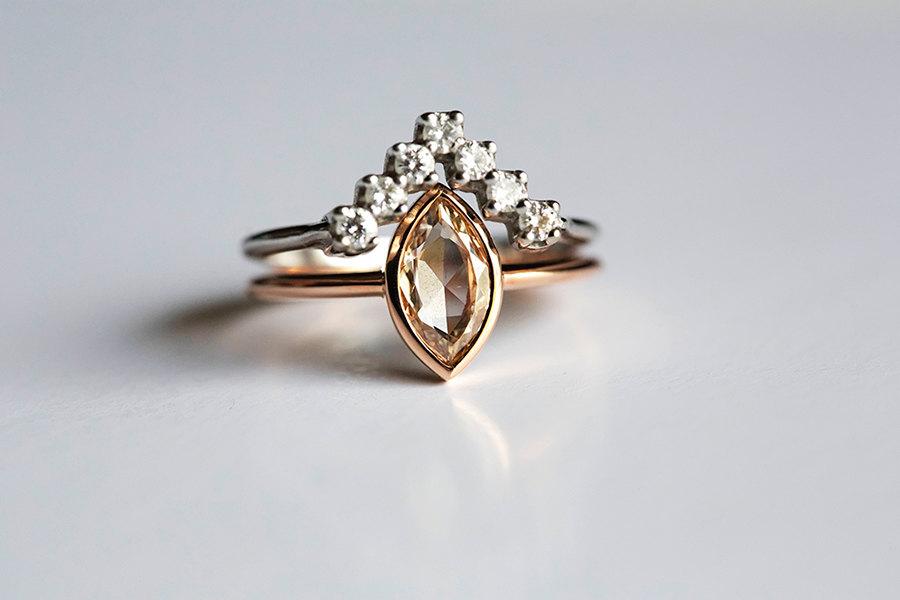 زفاف - Modern Diamond Wedding Set, Unique Ring Set, Marquise Diamond Ring With V Diamond Band