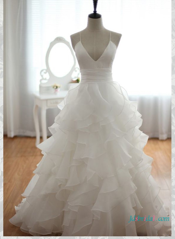 Hochzeit - H1630 sexy deep v shaped organza ruffled wedding dress