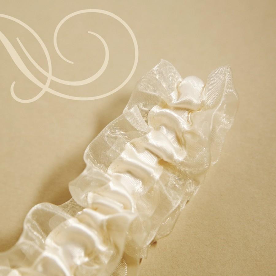 Hochzeit - Wedding Garter, Bridal Garter, Boudoir Garter, Prom Garter - Ivory Simple Garter SINGLE