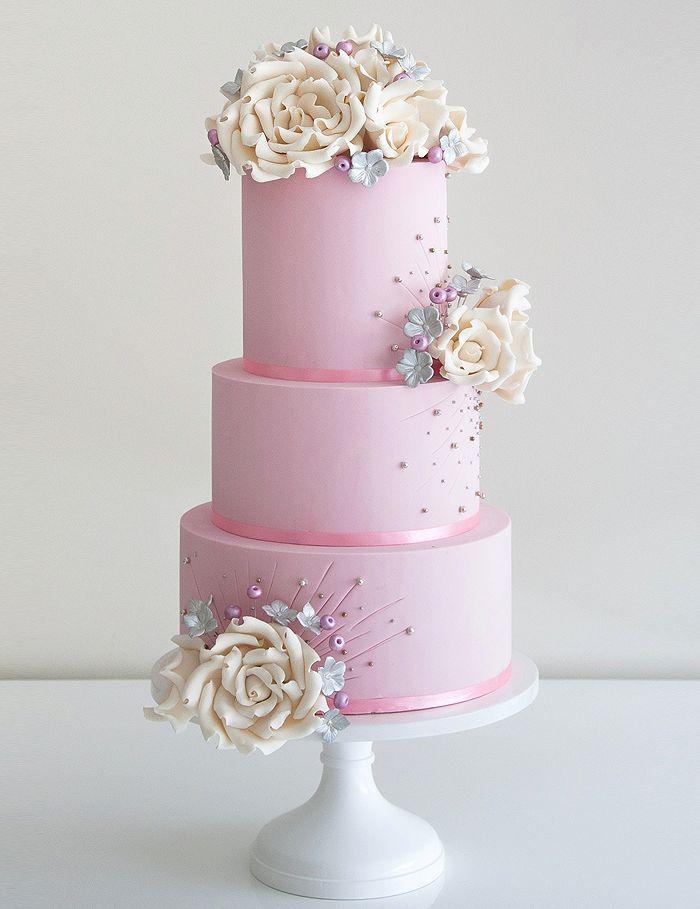 Hochzeit - Break Tradition With These 43 Trendy Wedding Cakes - MODwedding