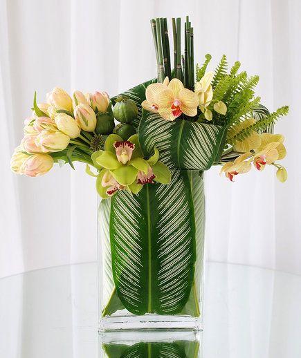 Wedding - 7 Tulip Arrangements That Are Absolutely Stunning