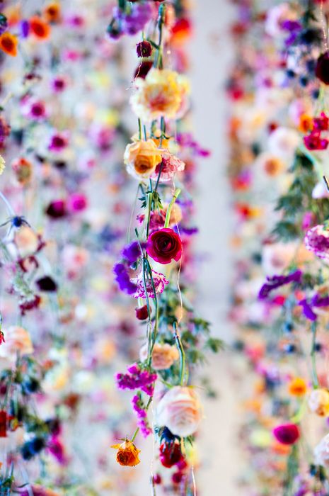 Wedding - お部屋にも飾りたい♡お花のカーテン・ガーランドが可愛すぎる！