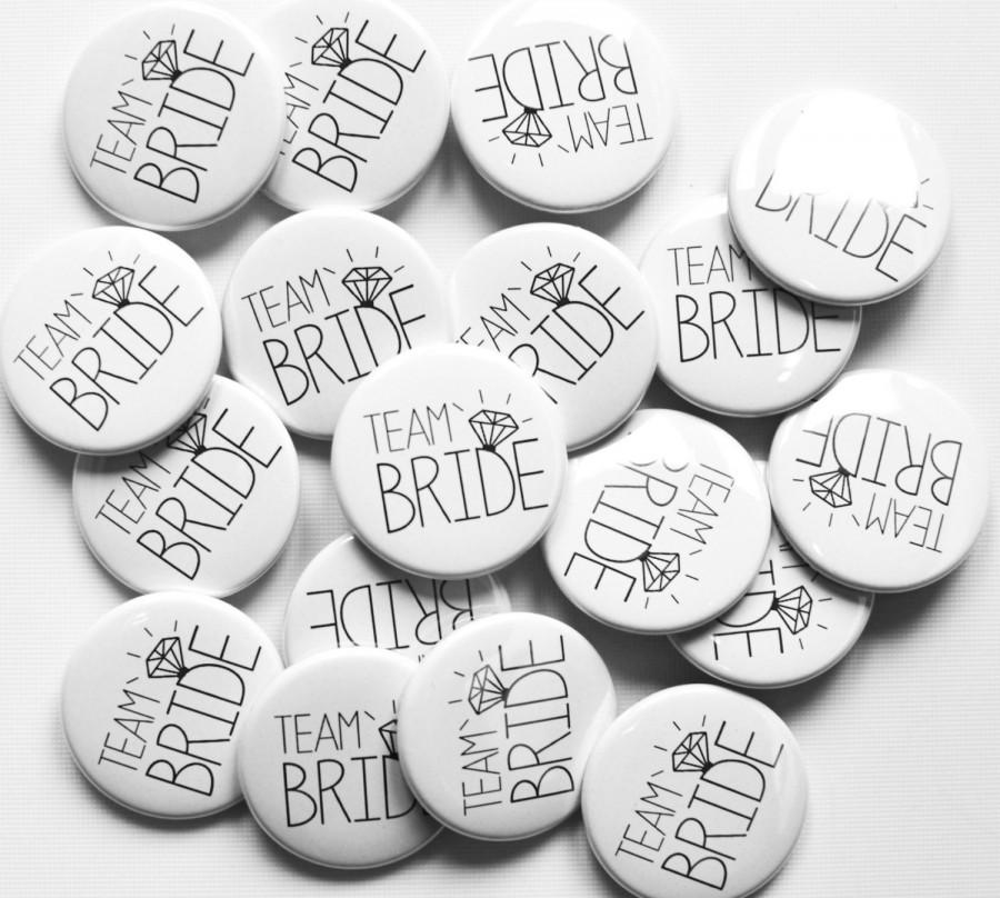 Wedding - 5 x White/Black Team Bride Badges - Hen Night / Hen Party / Bachelorette Badges