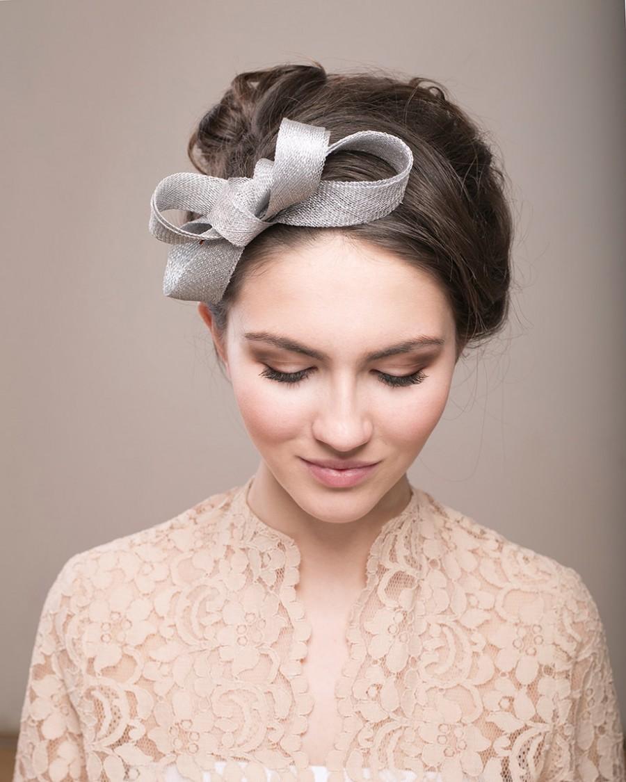 زفاف - Silver bow headpiece, wedding millinery fascinator