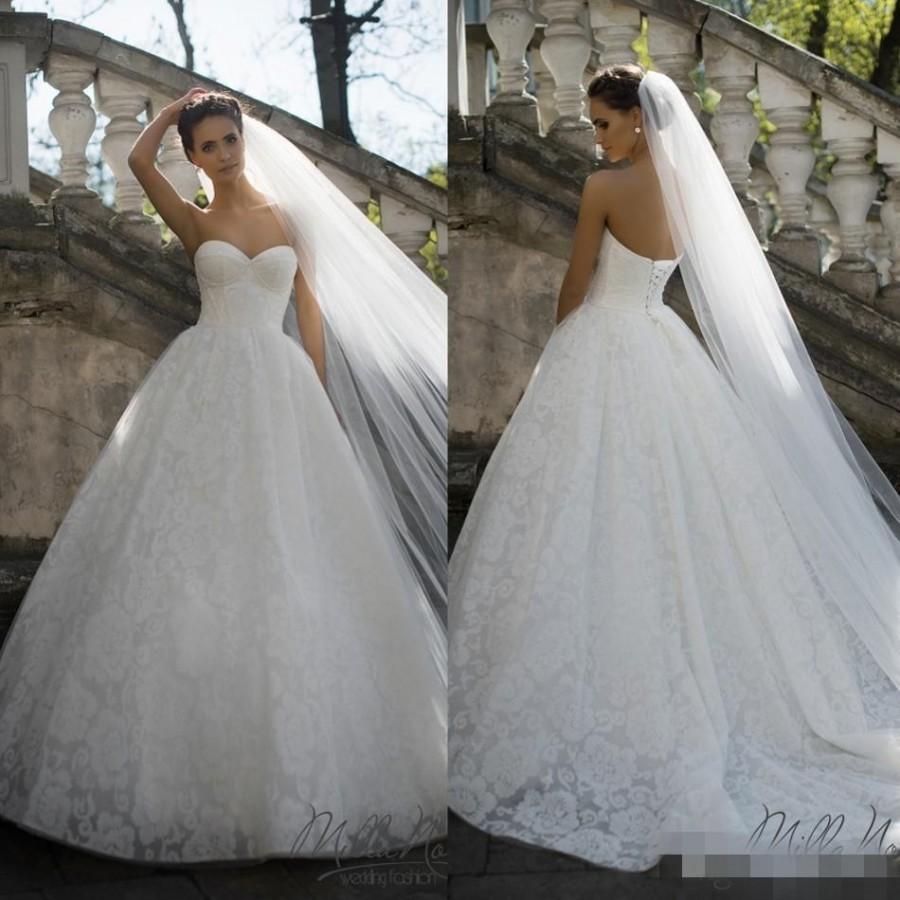 Mariage - 2016 Newest Full Lace Ball Gown Wedding Dresses Sweetheart Sleeveless Backless Gowns Long Chapel Train Milla Nova Vintage Bridal Dress Online with $114.44/Piece on Hjklp88's Store 