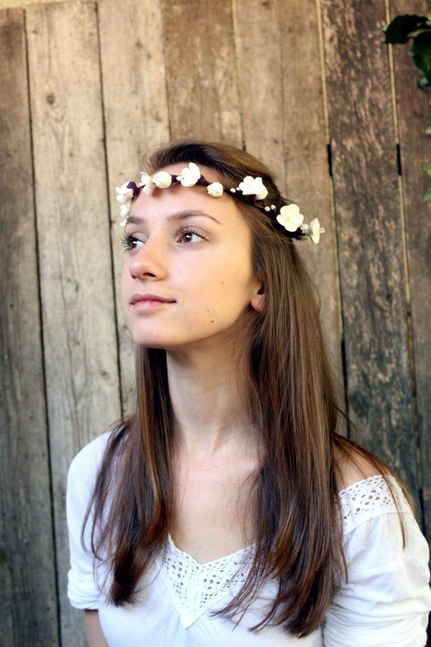 Свадьба - Apricot flowers crown. Hair wreath. Polymer clay flowers. Wedding headband. Off  white
