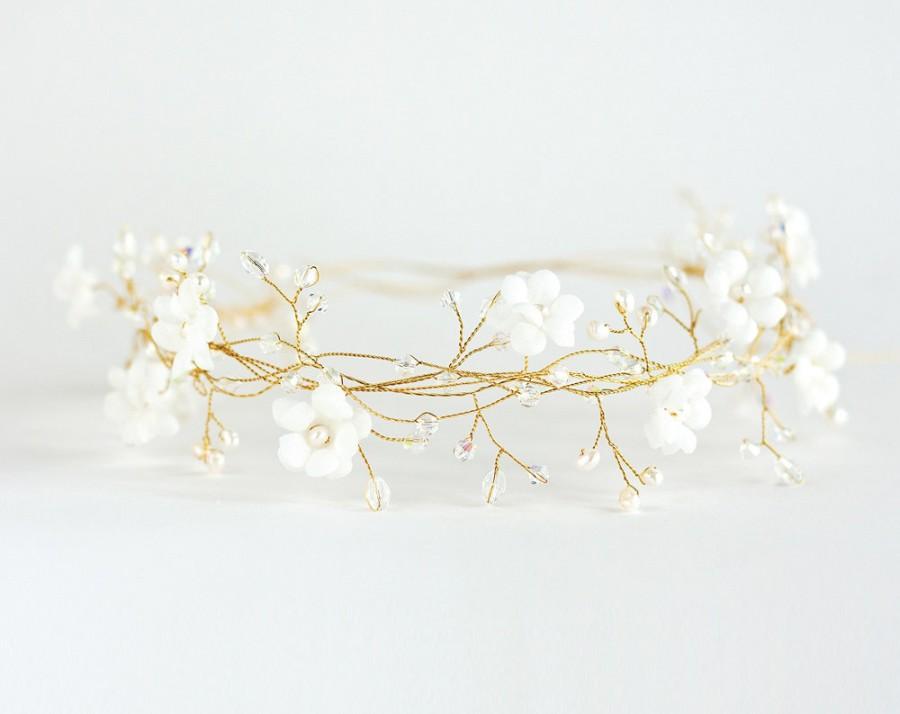 Hochzeit - 31_Bride flower crown, Vine flower crown, Bride flower crown, Bridal gold headband, Floral crown, Hair accessories, Flower crown vines.