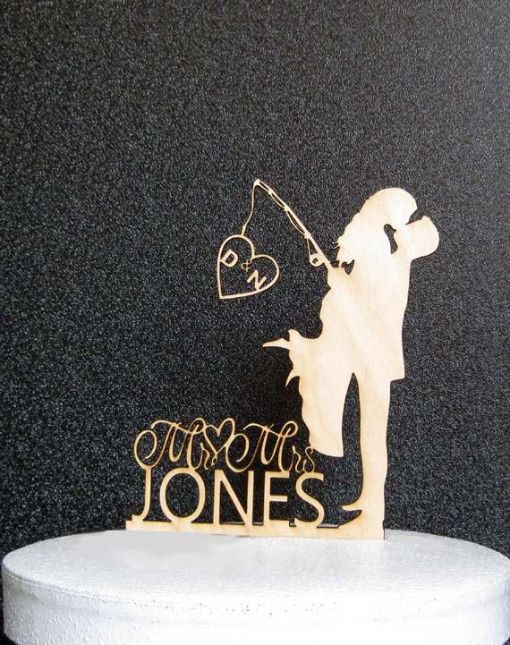 Свадьба - Personalized Rustic Wood Wedding Cake Topper - Wedding Bride and Groom silhouette, Fishing with personalized Initials and Mr&Mrs last name