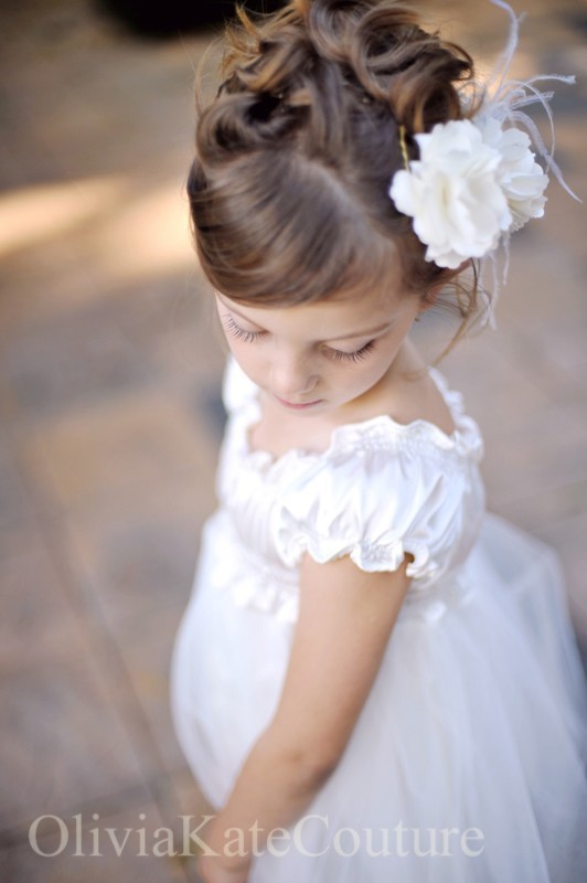Mariage - Flower Girl Dress .  Walk in the Clouds