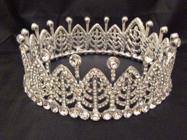 Hochzeit - Alexa's Wedding Crown, Swarovski Leaf Crystal Rhinestone Design, Bridal Wedding Hair Accessories