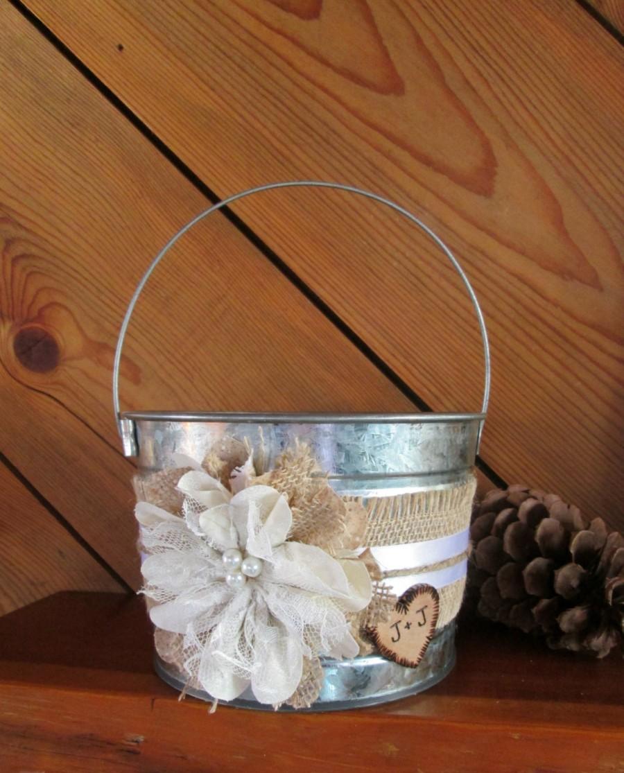 Mariage - Personalized Flower Girl Bucket - Burlap and Lace Wedding Basket - Rustic Flower Girl Basket - Wedding Basket