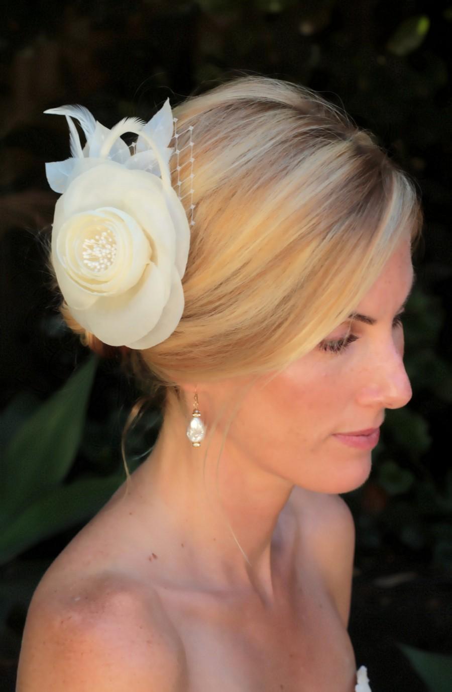 Hochzeit - Holly bridal hair flower, Ivory Silk  Floral Fascinator, bridal hairpiece, bridal fascinator
