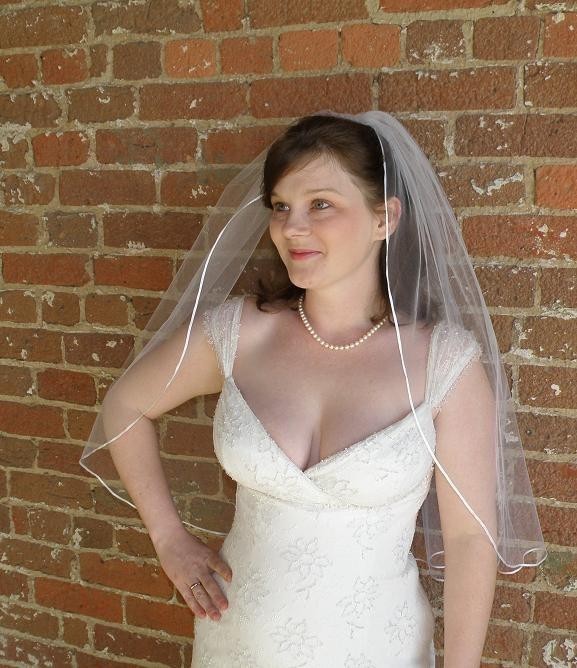 زفاف - Wedding veil - 30 inch Waist Length bridal veil with tiny satin ribbon trim